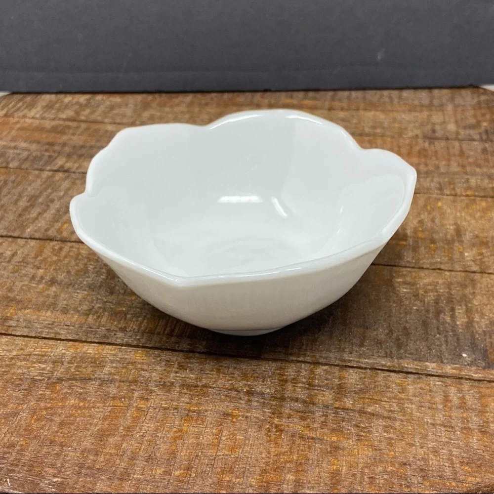 Omniware Classic White Porcelain Small 4
